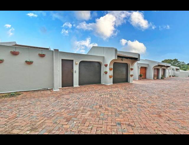 2 BEDROOM TOWNHOUSE FOR SALE IN RIVER CLUB